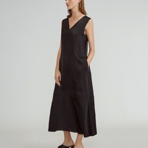 NWOT Everlane The Satin V-Neck Maxi Dress